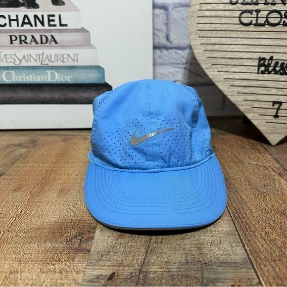 Nike Other - Nike Featherlight Run Logo Performance Adjustable Hat - Light Blue